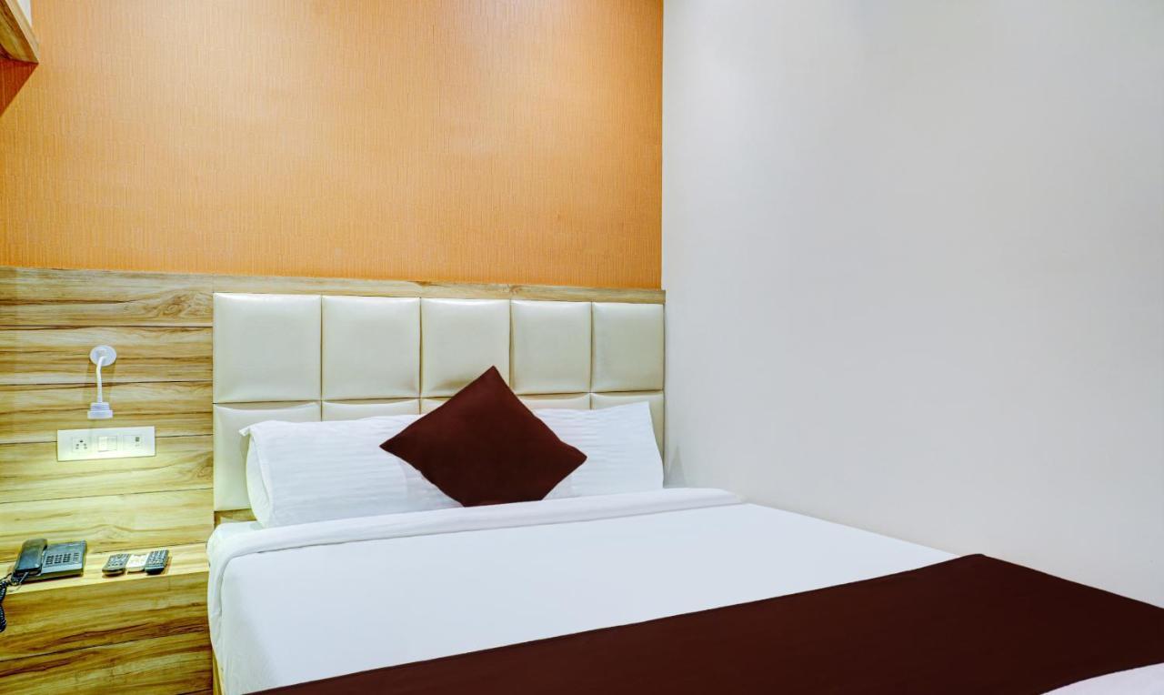 Hotel Sun City Near Saifee Hospital And Hn Reliance Mumbai Bagian luar foto