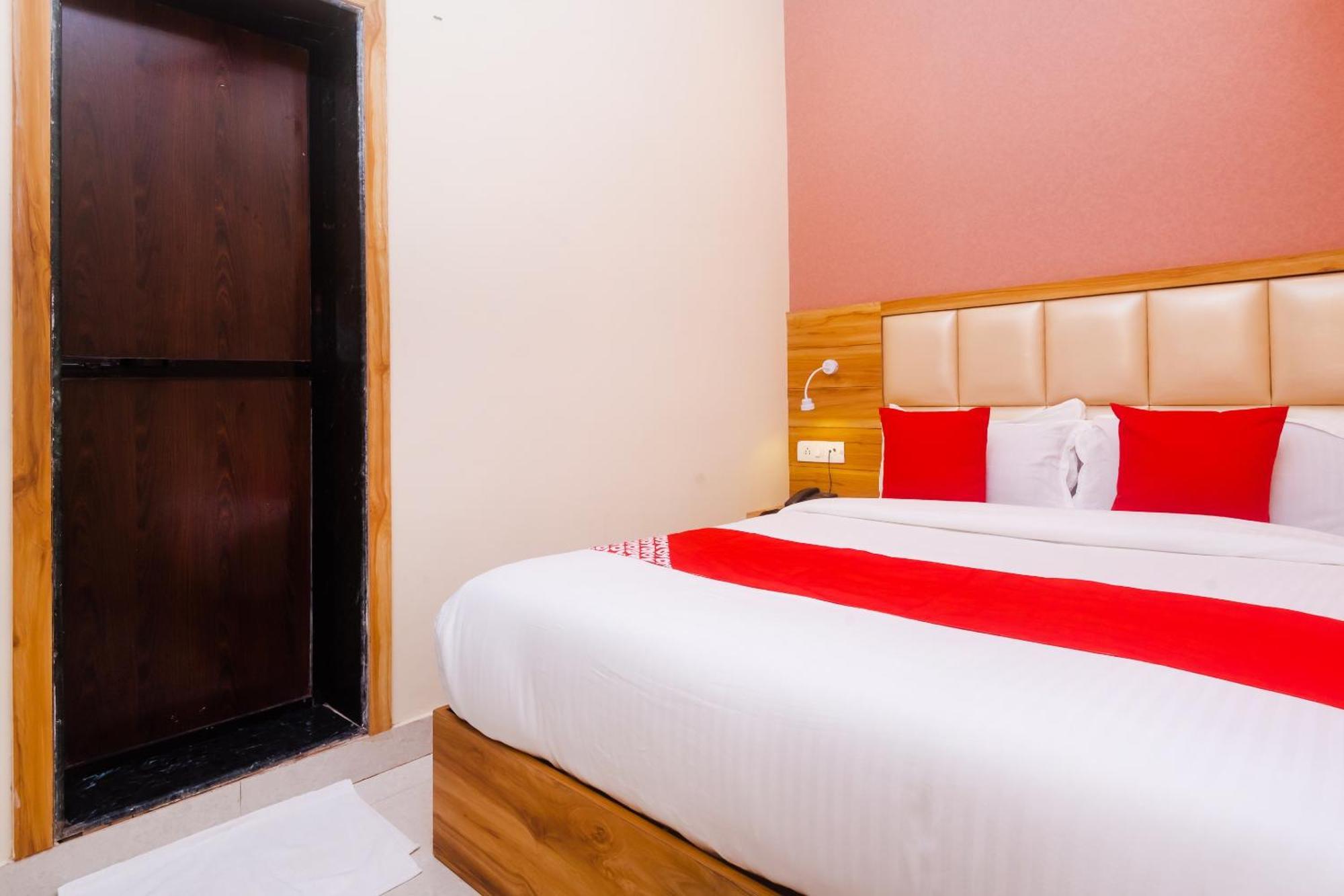 Hotel Sun City Near Saifee Hospital And Hn Reliance Mumbai Bagian luar foto