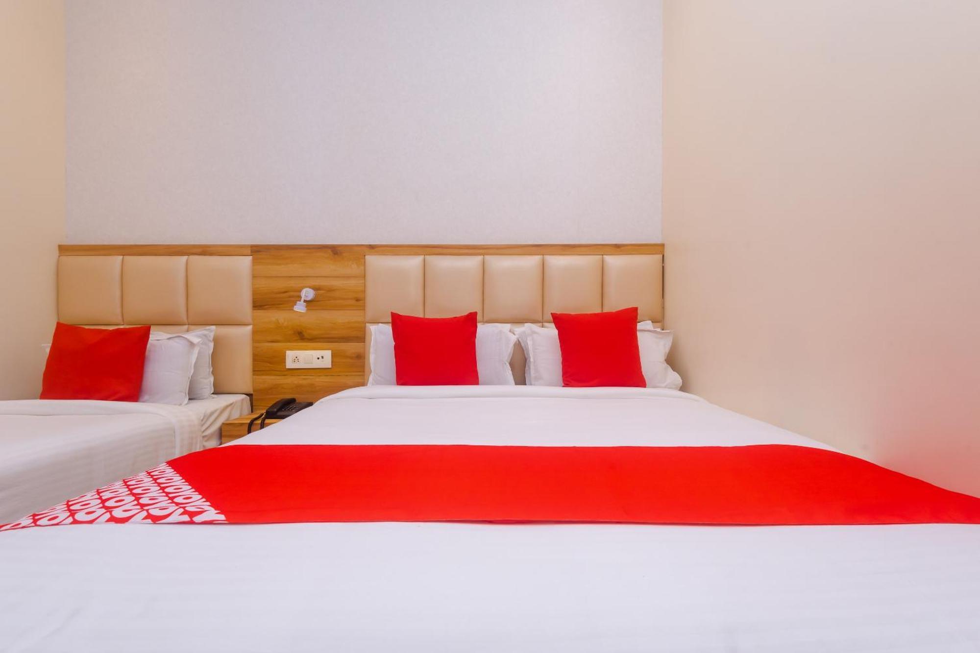 Hotel Sun City Near Saifee Hospital And Hn Reliance Mumbai Bagian luar foto